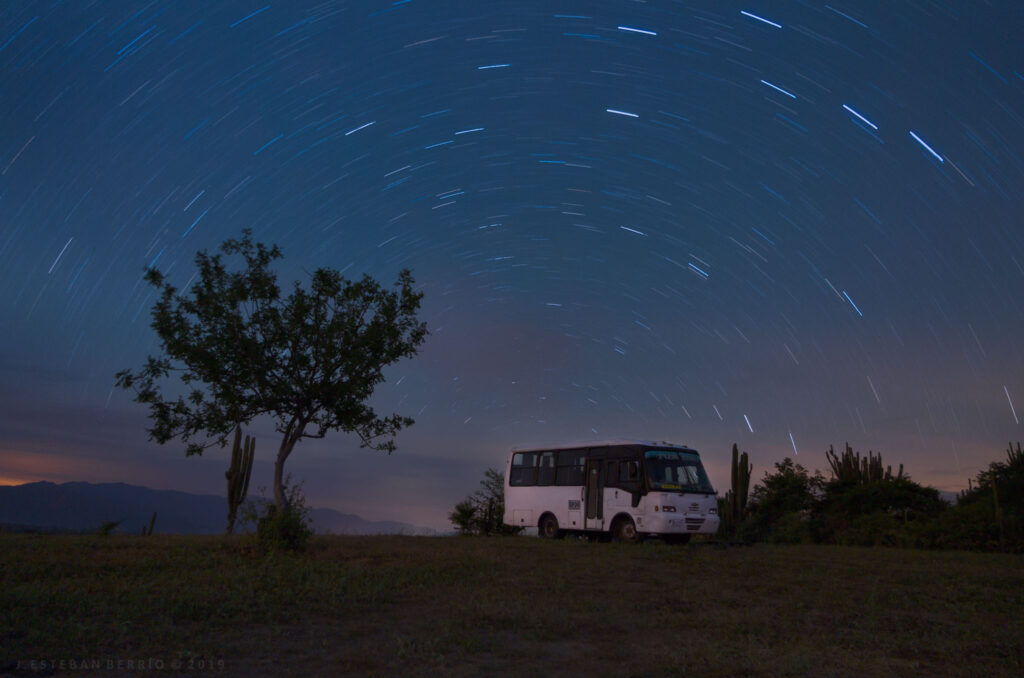 Star trails desierto La tatacoa